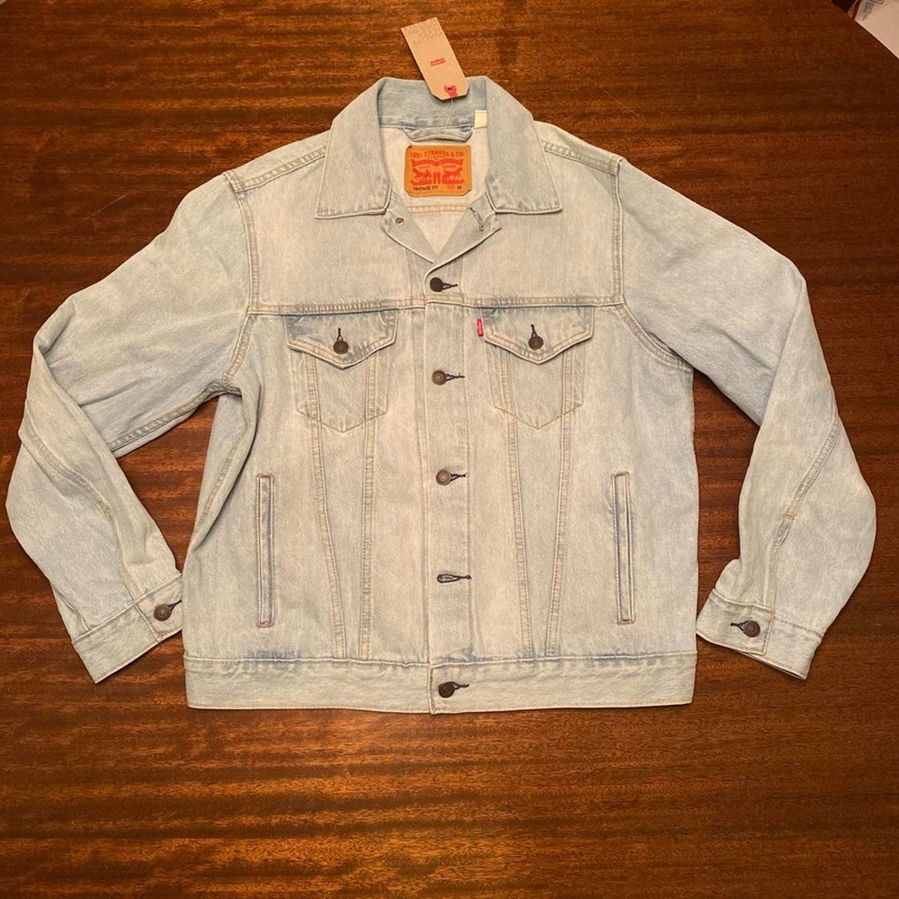 Brand NWT Levi’s Light Blue Vintage Fit Denim Jacket